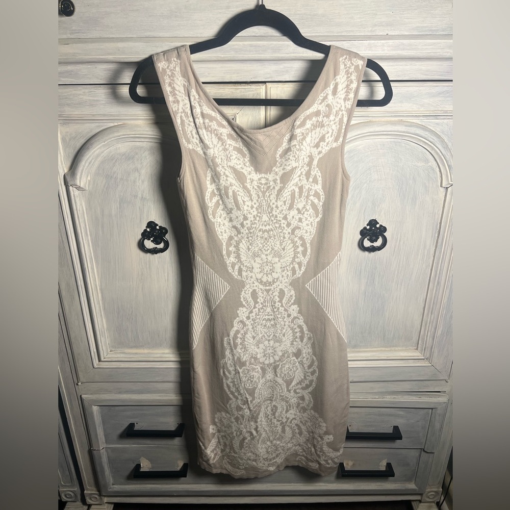 Yoana Baraschi‎ Tan & Cream Knit Bodycon Embroidered Sweater Dress - Picture 6 of 6